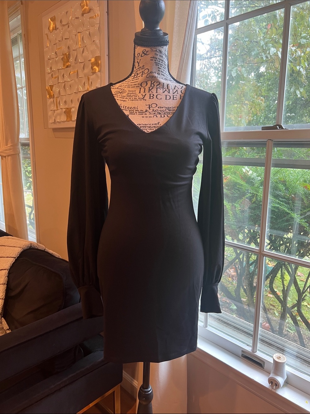 Susana Monaco Black Long-Sleeve V-Neck Bodycon Dress